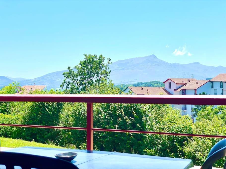 Apartament Caporizon-Baillenia-T1 Vue Montagne - Piscine St Jean De Luz Saint-Jean-de-Luz Zewnętrze zdjęcie